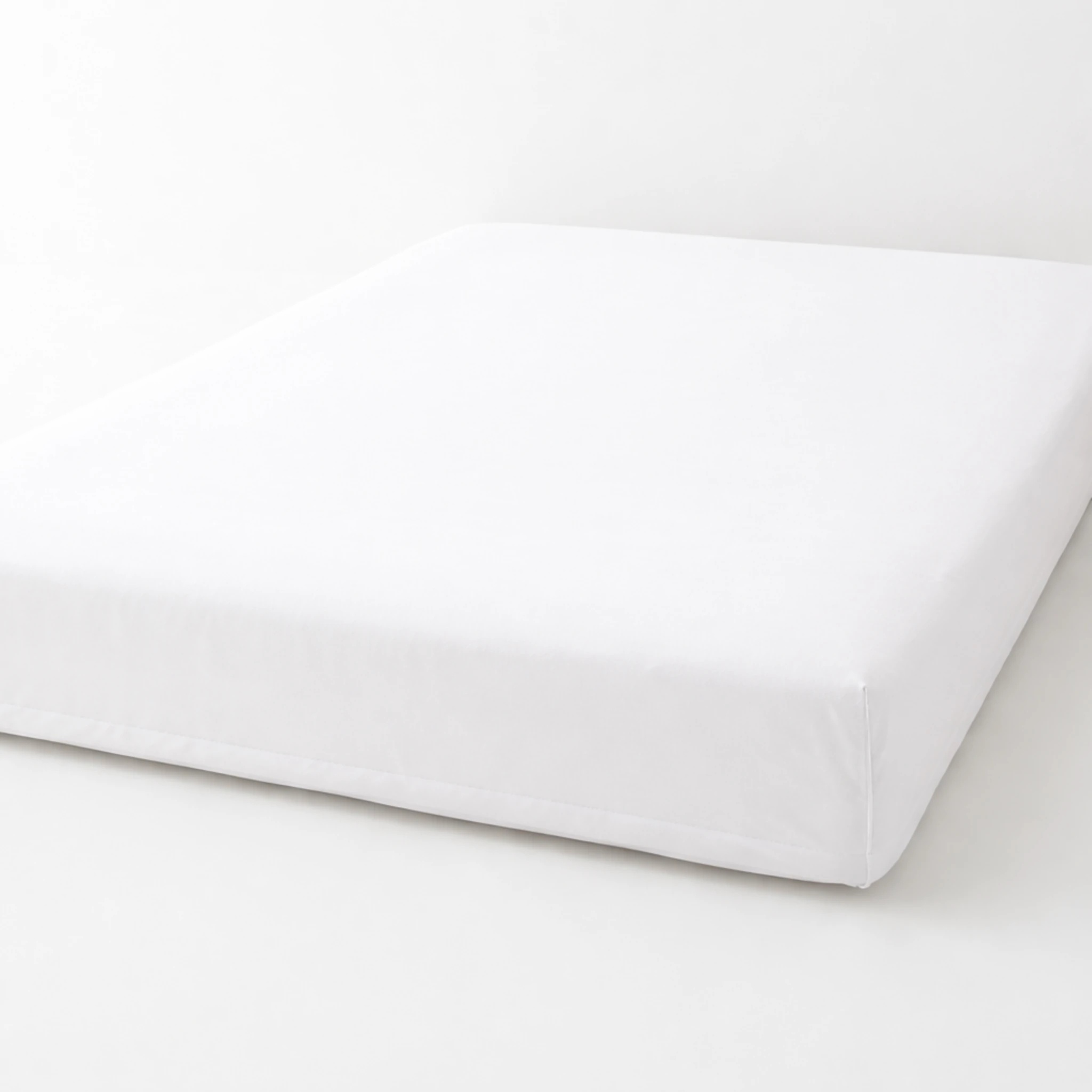 white-fitted-bed-sheet